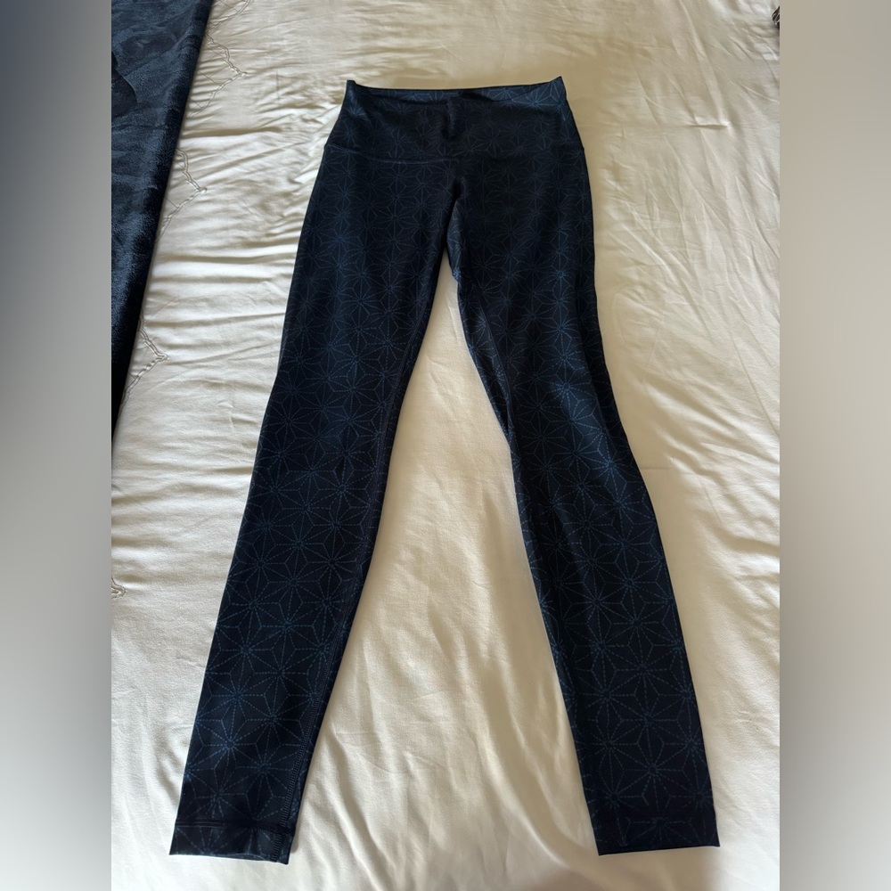 Lululemon leggings size 8